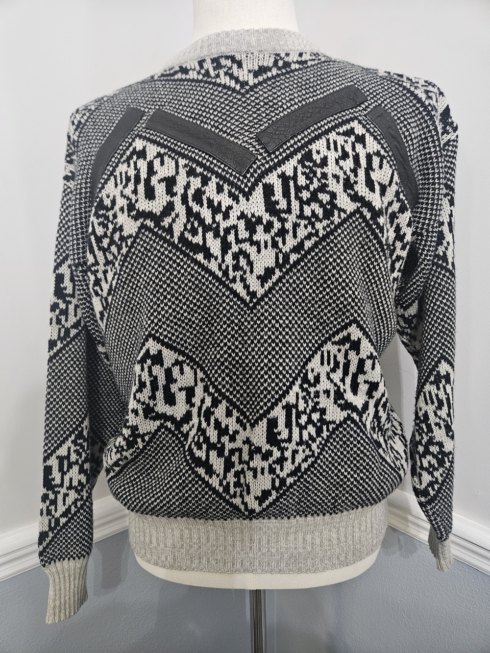Vtg 70's-80's  Mens Grandpacore Sweater Geometric Pattern 100% Leather Patches